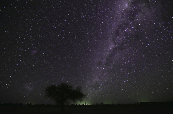 Via Láctea e Nuvens de Magalhães/ Milky Way and the Magellanic Clouds
